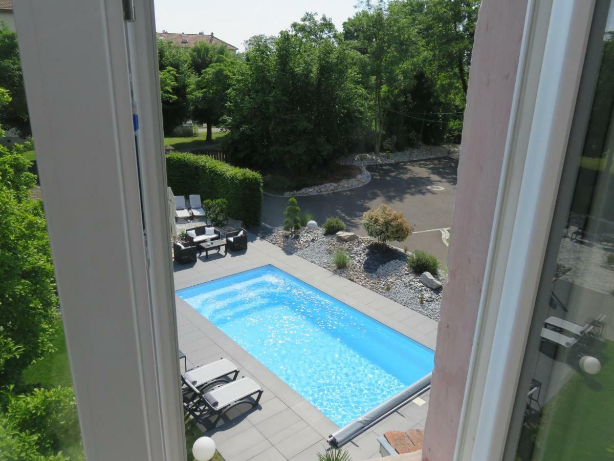 Aparthotel Les Rives Des Habsbourg Ensisheim Exterior foto